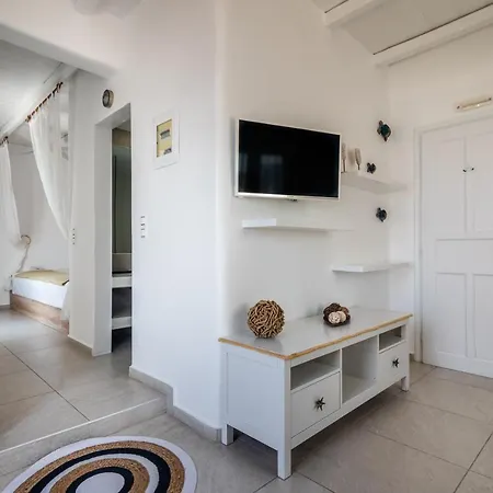Niki Savvas Apartmán Pollonia